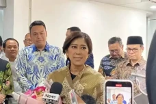 Menkomdigi Meutya Hafid...