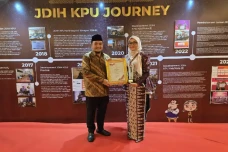 KPU Jabar Tingkatkan...