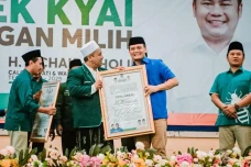 Dapat Dukungan Kiai-Muslimat...