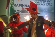 Tarian Pepe Karimaka...