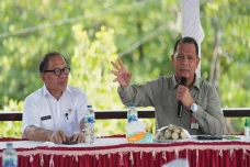 Kunjungi Desa Budo,...