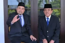 Abdul Razak-Sri Suwanto...