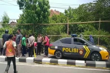 Lakukan Aktivitas Seksual...