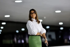 Ibu Negara Brasil Mengumpat...