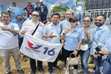 Dedie-Jenal Gelar Kampanye...