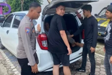 Astaga Kejamnya! Ayah...