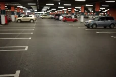 Apakah Parkir Valet...