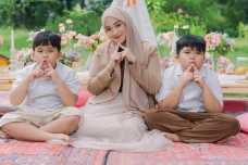 Nissa Sabyan dan Ayus...
