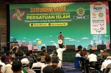 Alumni Pesantren Persis...