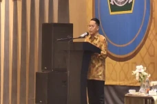 Kemenag Beri Hadiah...