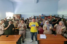 Kado Hari Guru, SMAN...