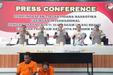 Polda Riau Bongkar Sindikat...