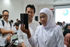 Unggul di Quick Count,...