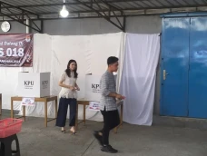 Wapres Gibran dan Istri...