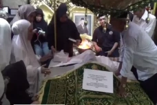 Kabar Duka, Raja Gowa...