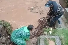 Puluhan Makam di TPU...