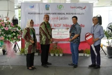 Bank Jatim Serahkan...