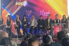 Bernadya Meriahkan Malam...