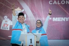 Unggul di Quick Count,...