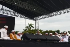 Habib Rizieq Serukan...