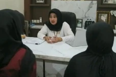 Keji, Gadis Yatim Dicekoki...