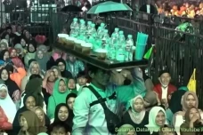 Penjual Es yang Dihina...