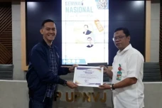 Hadirkan Dua Pakar,...