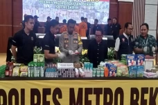 Polisi Bongkar Sindikat...