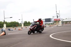 Penjualan Motor Tembus...