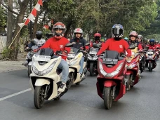 Honda PCX Pecahkan Rekor...