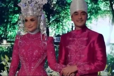 Zumi Zola dan Putri...