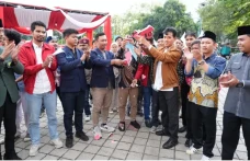 Kemenpora Tutup Pesta...