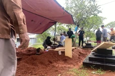 Satu Keluarga di Tangsel...
