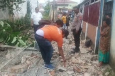 Tragis! Tembok SPBU...
