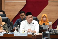 Prabowo Ingin Jam Olahraga...