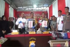 Polisi Tetapkan 17 Tersangka...