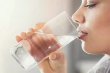 7 Manfaat Minum Air...
