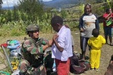 Sambangi Kampung Tomonsatu,...