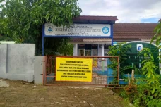 Klaim Punya Sertifikat...