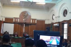 Keluarga Korban Tragedi...