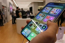Apple Belum Bisa Jualan...
