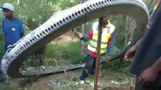 Gulungan Logam Berukuran...