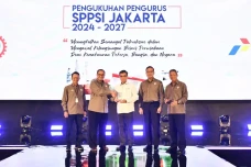 Menteri Ketenagakerjaan...