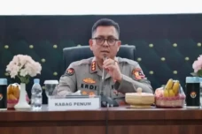 Didemosi 5 Tahun, Brigadir...