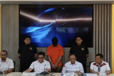 Ditjen Imigrasi Tangkap...