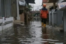 Banjir Rob Terjang Tegal,...