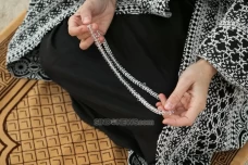 Hukum Wanita Memimpin...