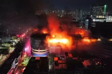 Kebakaran Glodok Plaza,...
