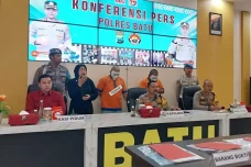 Bos Bus Pariwisata Penyebab...