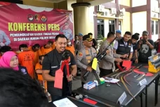 Tawuran Pelajar di Terminal...